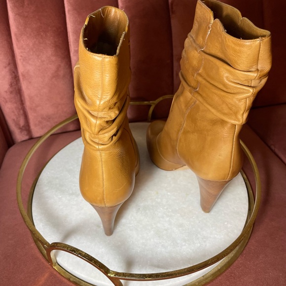 Via Spiga slouch leather boots camel tan color 3.5” heel women’s size 6 - Picture 3 of 5